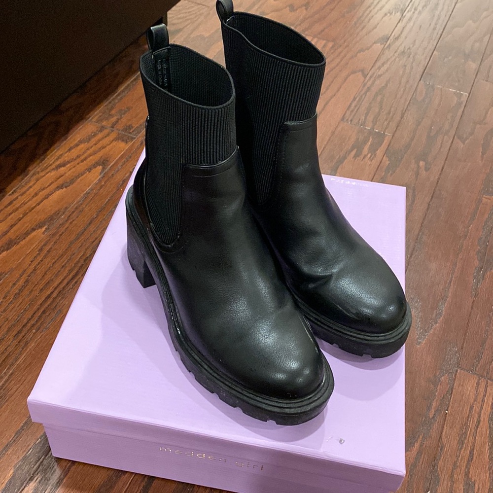 Chelsea platform boots